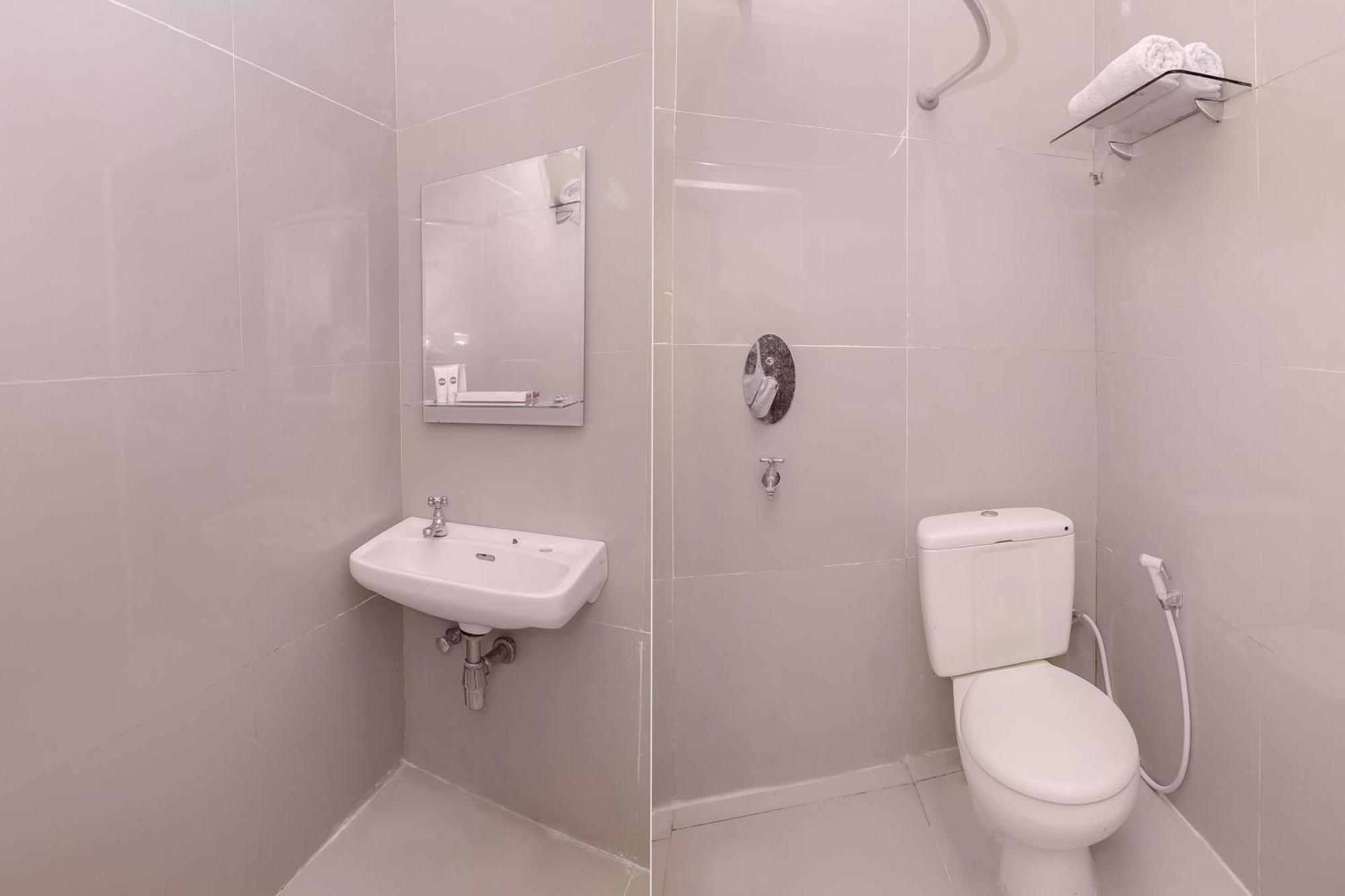 Capital O 854 Ub Caisar Hotel Μπάντα Άτσεχ Εξωτερικό φωτογραφία