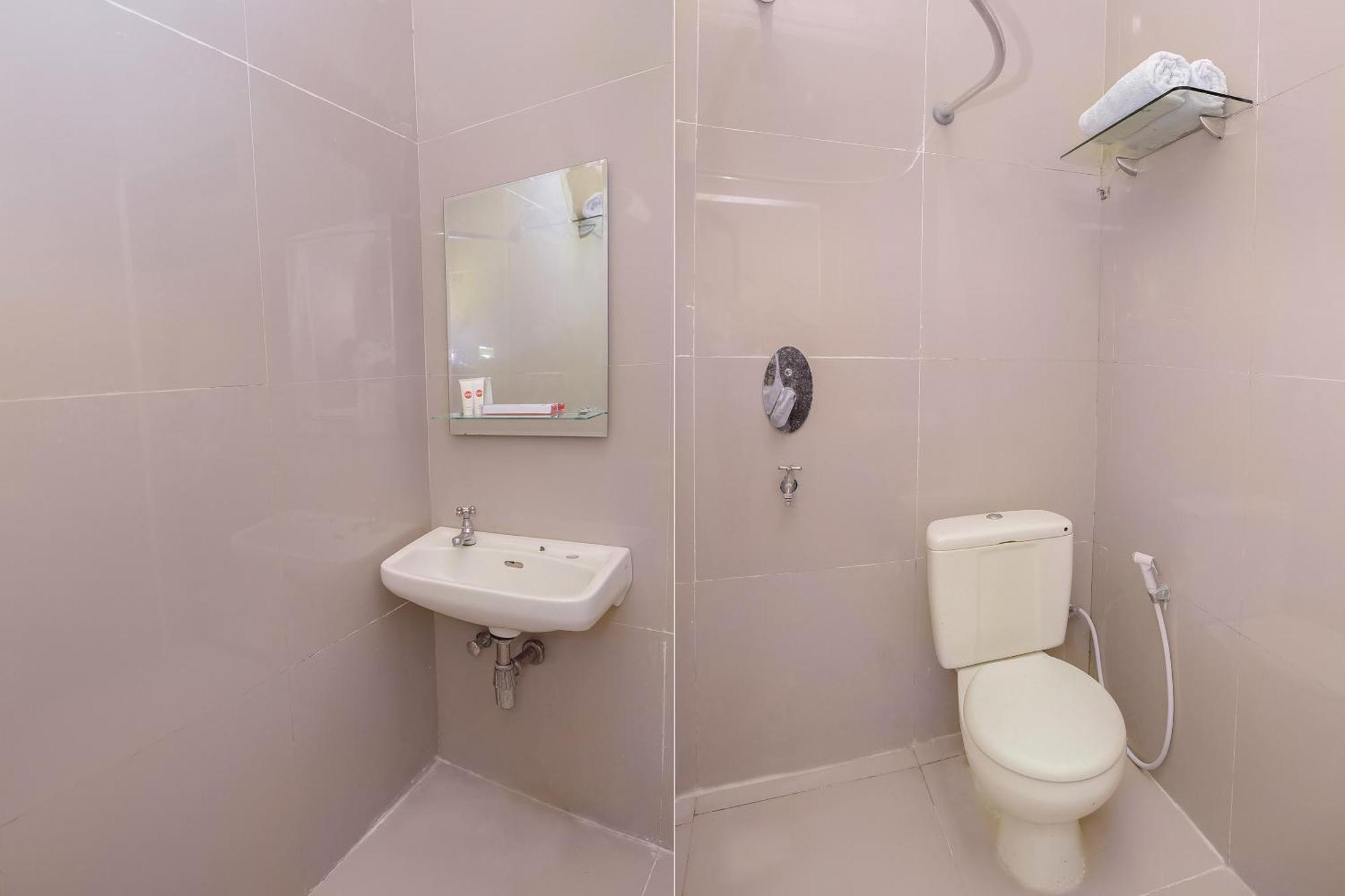 Capital O 854 Ub Caisar Hotel Μπάντα Άτσεχ Εξωτερικό φωτογραφία